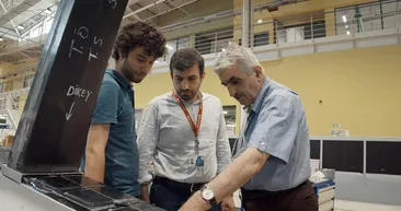 SON DAKİKA: İHA SİHA ve Akıncı TİHAnın fikir babası Özdemir Bayraktar son yolculuğuna uğurlanıyor