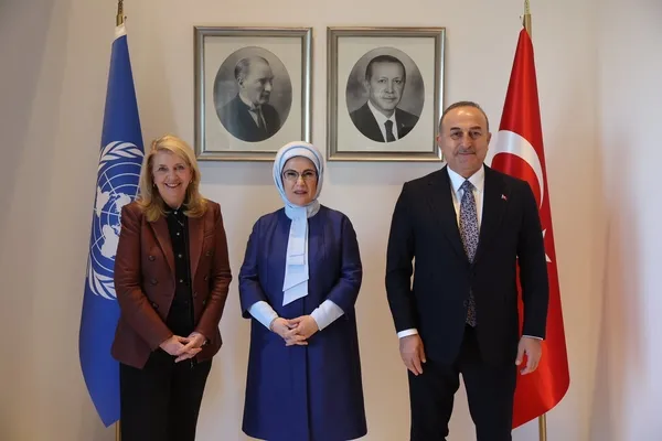 emine-erdogan-unicef-icra-direktoru-russell-ile-gorustu-1680294859300.jpg