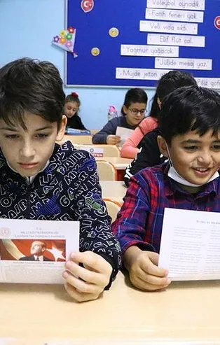 Okullarda karne heyecanı! Yaklaşık 19 milyon öğrenci yarıyıl tatiline giriyor: MEB'den bir ilk