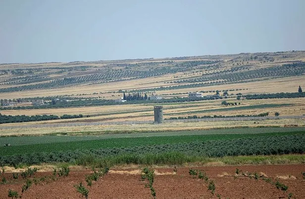 Kilis'te "canlı bomba" yeleği ve patlayıcı ele geçirildi-1