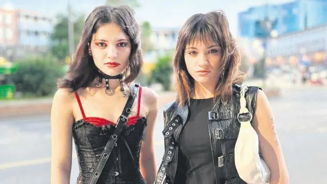 İstanbul'da hamile kadın, minibüste doğum yaptı!-2