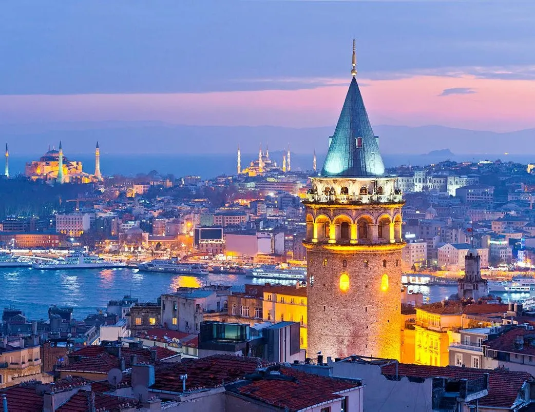 Galata Kulesi, Selimiye Kışlası artık vakıfların