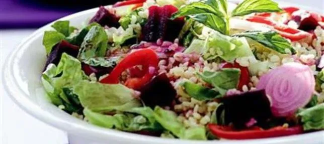 Pancarlı Bulgur Salatası