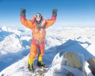 Everest’e tek başına tırmanmak yasak