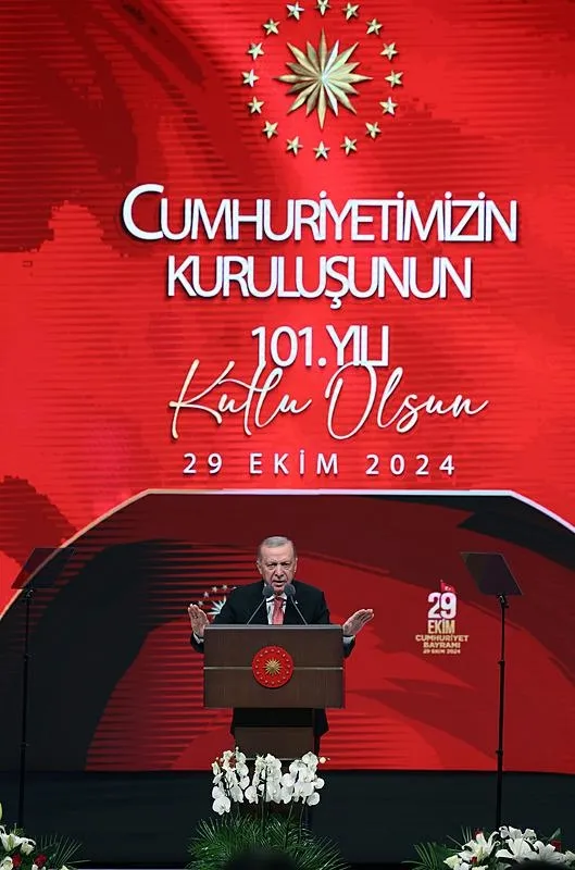 kulliyede-29-ekim-ozel-programi-baskan-erdogandan-tarihi-cagri-turkiye-yuzyilini-hep-birlikte-hayata-gecirelim-1730235043225.jpeg