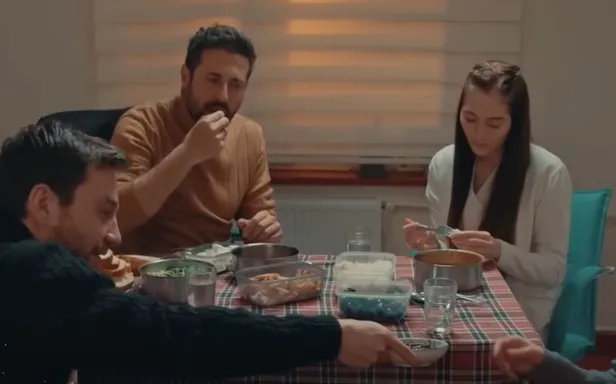 gonul-daginda-seyirciye-fenalik-gecirtecek-ayrilik-iddiasi-goz-gore-gore-ucuruma-suruklediler-1679921296958.jpg Göz göre göre uçuruma sürüklediler! Gönül Dağı'ndaki ayrılık iddiası seyirciye fenalık geçirtir!-3