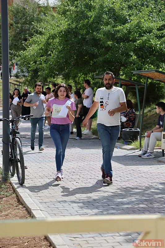 KPSS'de yine aynı manzara: Geç kalanlar koşarak yetişmeye çalıştı - 9