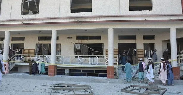 Pakistan'da bombalı saldırı: 4 ölü