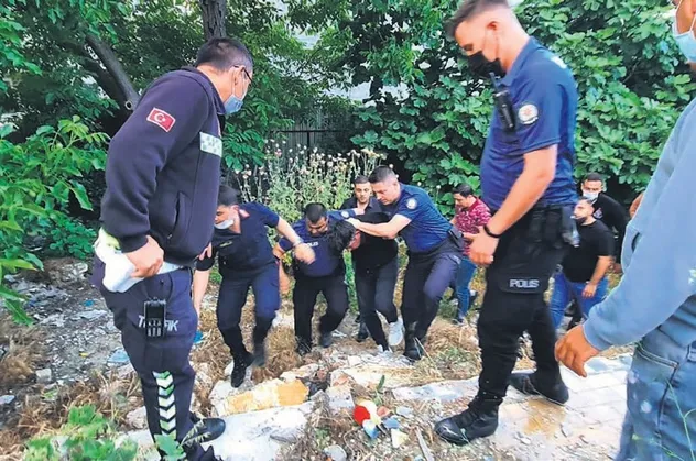Kanlı ziyaret! İki çocuk öksüz kaldı...