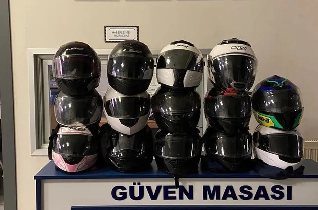 İstanbul'da motosiklet kasklarını çalan çete kıskıvrak yakalandı! 3 şüpheli tutuklandı