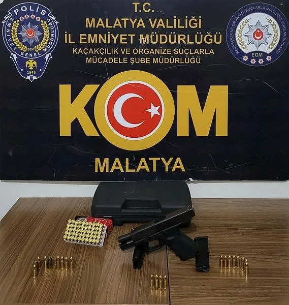 malatyada-kacakcilara-operasyon-silah-telefon-ve-sigara-1662628816289.jpeg