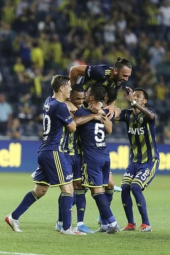 Kanarya skoru koruyamadı! Fenerbahçe 2-2 Cagliari Maç sonucu-3