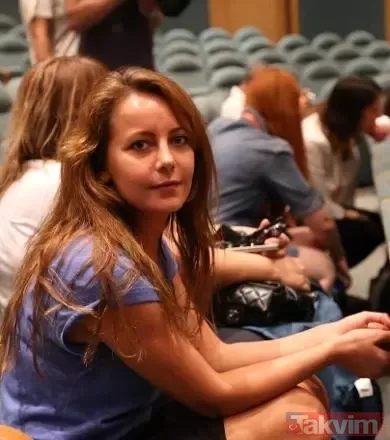 Kısacık sarı saçları ve mavi elbisesiyle bu küçük kızı tanıyabildiniz mi? Fotoğraf seneler öncesinden ama bakışlar hala aynı - 10