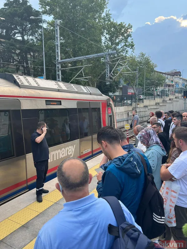 Marmaray'da korkunç ölüm! Marmaray’da raylara atlayan kişi hayatını kaybetti! Kız arkadaşıyla tartıştı... - 9