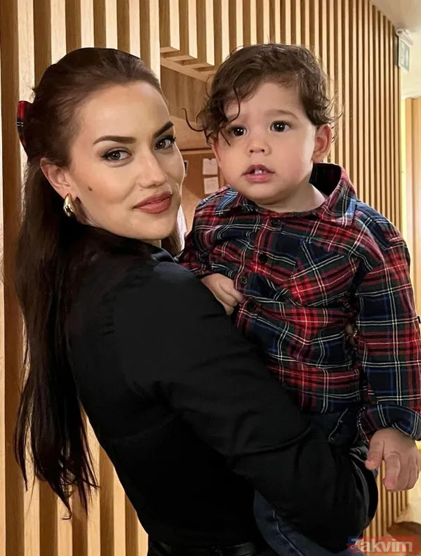 "Evde 3 tane Burak var" Fahriye Evcen oğulları Karan ve Kerem'le paylaşım yaptı Kerem'in ağabeyine benzerliği olay oldu! Eşi Burak Özçivit... - 4