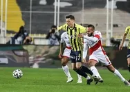 Fenerbahçede Mesut Özil şoku! Sedyeyle kenara getirildi...