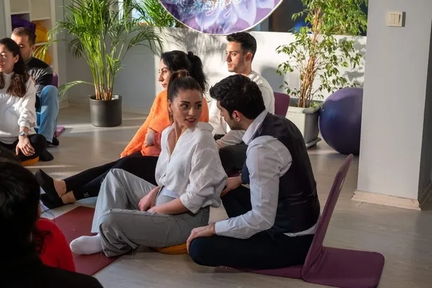 kizilcik-serbeti-15-bolum-canli-izle-show-tv-kizilcik-serbeti-yeni-bolum-izle-canli-full-hd-kesintisiz-tek-par-1675443288447.jpg Kızılcık Şerbeti yeni bölüm izle canlı full HD kesintisiz tek parça! KIZILCIK ŞERBETİ 15. BÖLÜM İZLE SHOW TV!-5