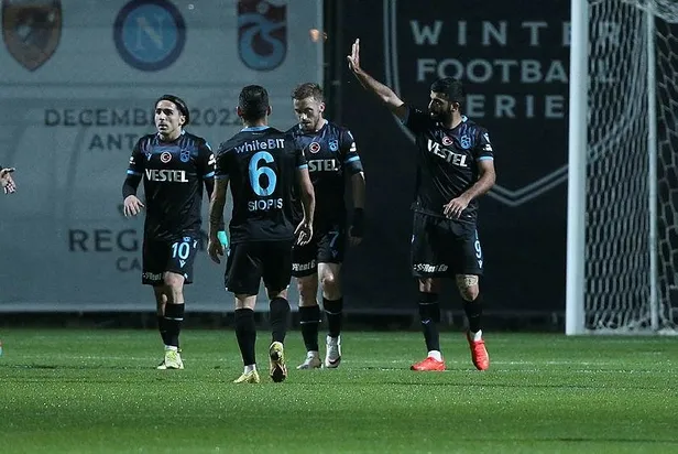 trabzonspor-hazirlik-macinda-crystal-palace-ile-2-2-berabere-kaldi-1670436899876.jpeg