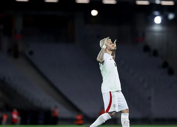 1695852860196.jpeg Kerem pas verdi, Icardi dışarı attı! Galatasaray'ın yıldız oyuncusu alay konusu oldu: Cruyff penaltısını kaçırdılar, affedilmez hata!-4