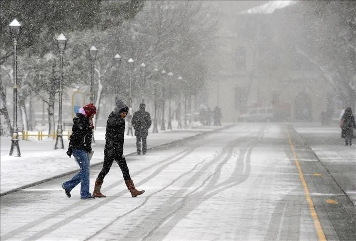bu-kis-cok-sert-gececek-istanbula-kara-kis-uyarisi-verildi-1726600690717.jpg