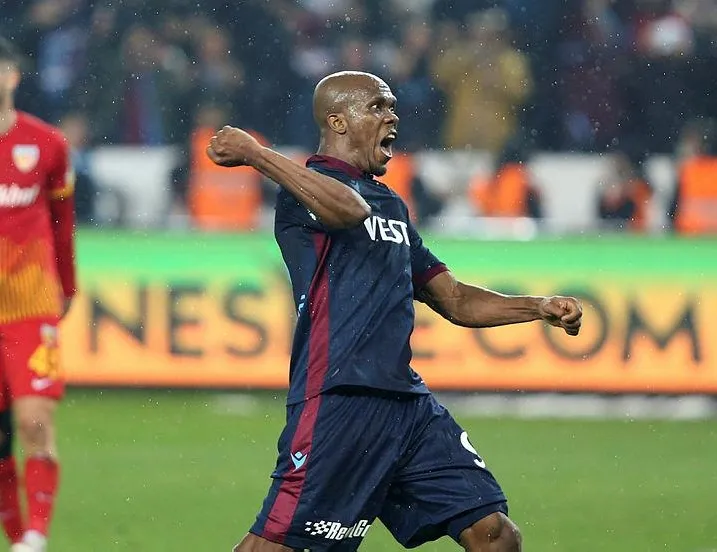 Nwakaeme takımını şampiyonluğa taşıyor