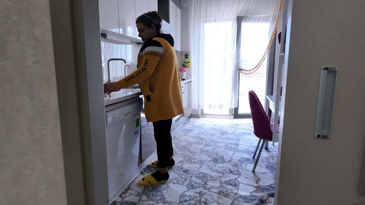Diyarbakır Oğlaklı Deprem Konutları teslim edildi; faizsiz, 2 yıl ödemesiz ve 18 yıl vadeli ödeme modeliyle hak sahiplerine sunuluyor
