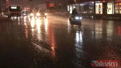 Meteoroloji uyarmıştı! İstanbul sağanağa teslim oldu: Sürücüler zor anlar yaşadı, şimşekler geceyi aydınlattı
