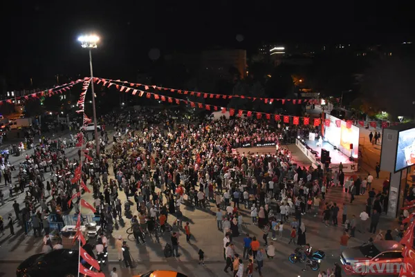 15 Temmuz anma etkinliklerinde meydanlar doldu taştı - 7