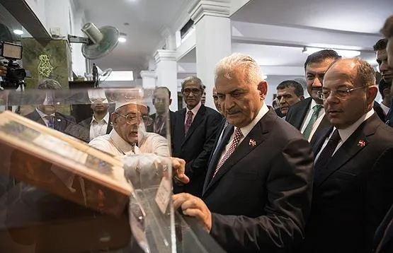 Yıldırım'dan Singapur'da tarihi camiye ziyaret-2