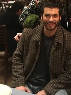 Can Yaman karakolluk oldu!-5