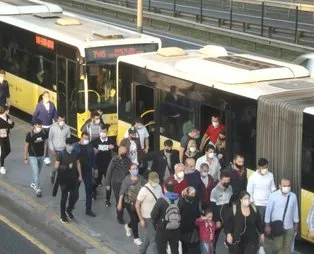 İstanbul'da metrobüsler yine tıklım tıklım! Sosyal mesafe yol sayıldı