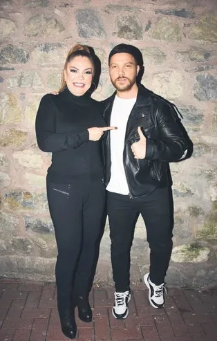 İzel ile Sinan Akçıl 15 yıl sonra bir araya geldi