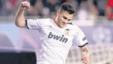 jorge-jesus-ciktigi-2-lig-macinda-futbol-felsefesini-takimina-tasidigini-ispat-etti-1660689707796.jpeg Jorge Jesus çıktığı 2 lig maçında futbol felsefesini takımına taşıdığını ispat etti-4