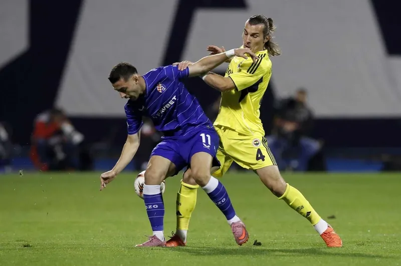 arbr-hoxha-devleri-birbirine-dusurdu-dinamo-zagreb-fenerbahceyi-bekliyor-1768481527856.jpeg Arbër Hoxha devleri birbirine düşürdü! Dinamo Zagreb Fenerbahçe'yi bekliyor-4