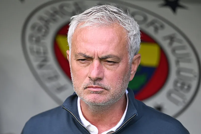 Fenerbahçe'de 6 ayrılık! Jose Mourinho biletlerini kesti - 14