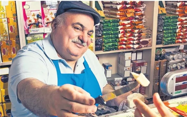 esnaf-bayram-ediyor-1596321053758.jpeg Vergi indirimi sevindirdi: Esnaf bayram ediyor-1