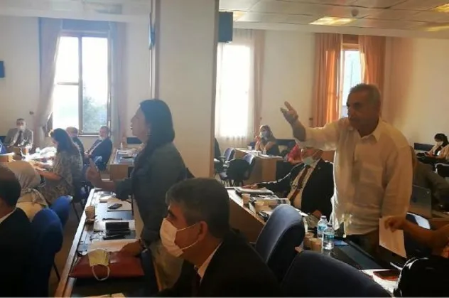 Hayvanseverlerden 'İBB'ye kayıp atlar' tepkisi: Biz faytonları atlar sucuk olsun diye yasaklatmadık