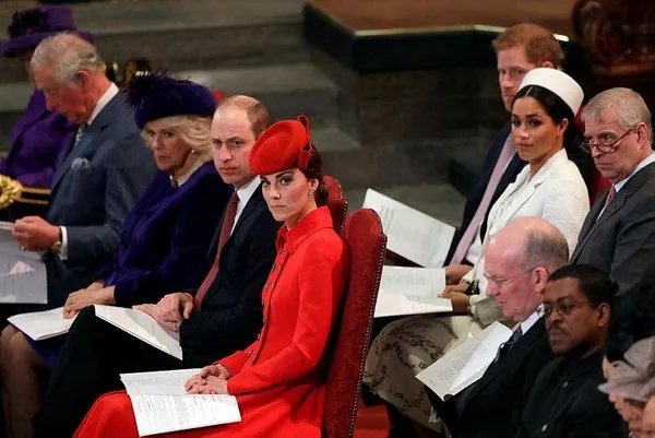 Harry ve Meghan çifti Oprah Winfrey'ye konuştu Buckingham sarayı acil durum ilan etti: Meghan Markle intiharı düşünmüş-9