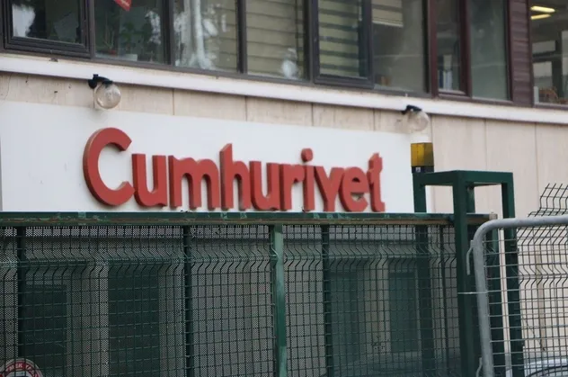 Fondaş Cumhuriyet gazetesi bir haftada 7 gazetecinin işine son verdi