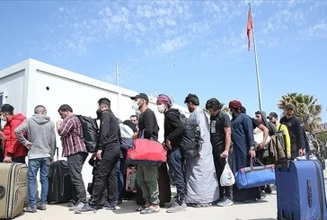 Baas rejimi sonrası: Suriyeliler evlerine dönmeye devam ediyor