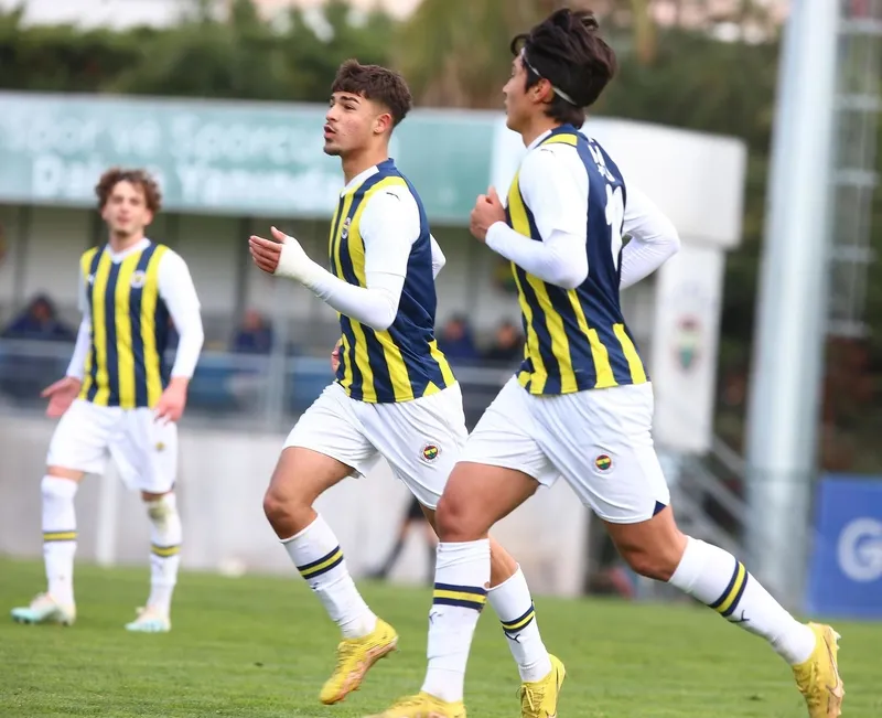 son-dakika-fenerbahce-super-kupa-kararini-acikladi-iste-fenerbahcenin-u-19-takimi-1712160318497.jpeg