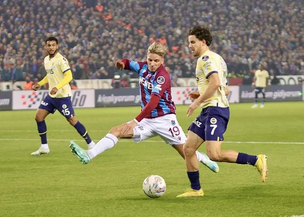 sampiyon-lideri-devirdi-trabzonspor-2-0-fenerbahce-mac-sonucu-ozet-1671906807260.jpeg Şampiyon lideri devirdi! Trabzonspor 2-0 Fenerbahçe (MAÇ SONUCU-ÖZET)-10