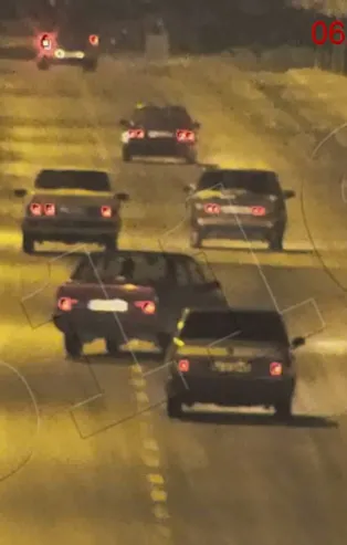 Bu görüntüler şok etti! 3 araç peş peşe...