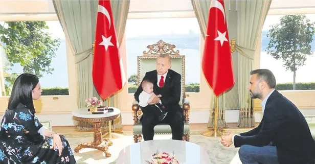Baskan Erdogan Kendisini Ziyarete Gelen Alisan Ile Bayramlasti