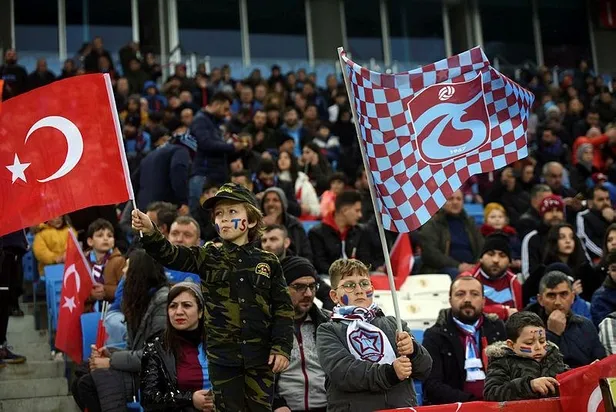 karadeniz-derbisinde-kazanan-trabzonspor-mac-sonucu-trabzonspor-5-2-caykur-rizespor-1582995930327.jpeg