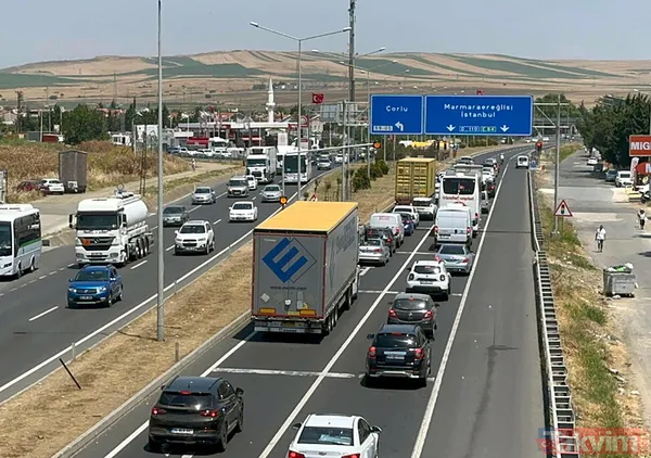 İstanbul'a akın var... Tatilciler dönüş yolunda | TRAFİK YOL DURUMU - 2