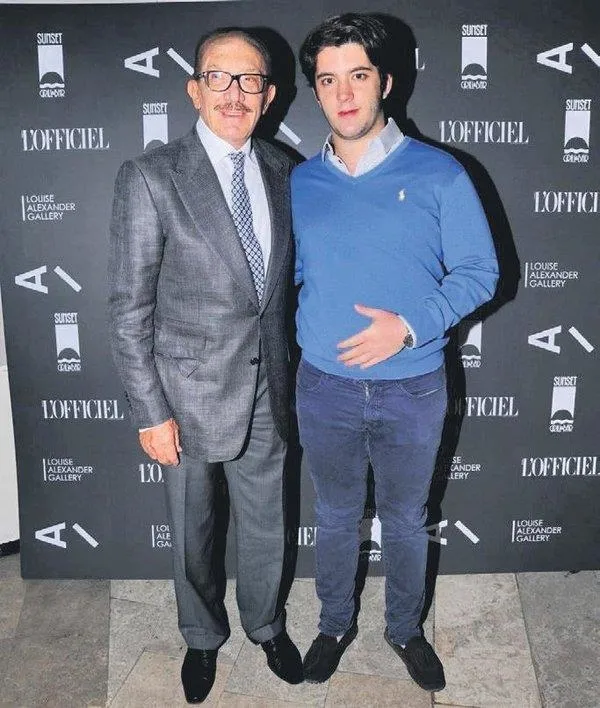 feryal-gulman-ve-kemal-gulmanin-oglu-aslan-gulmandan-skandal-cadilar-bayrami-icin-koronavirus-partisi-1604333919163.jpeg Feryal Gülman ve Kemal Gülman'ın oğlu Aslan Gülman’dan skandal! “Cadılar Bayramı” için koronavirüs partisi...-2