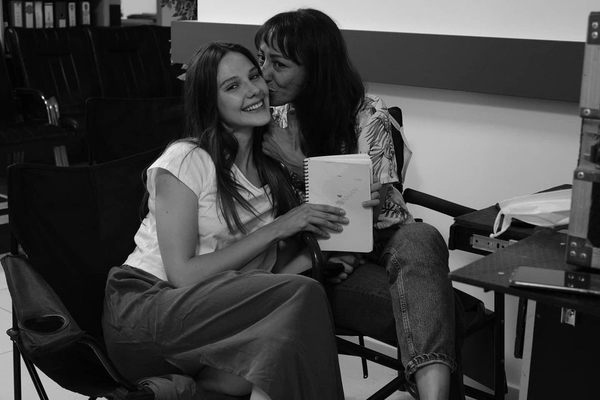 maraslinin-guzel-mahuru-alina-bozdan-duygusal-paylasim-kamera-arkasini-goruntulerini-yayinladi-iyi-ki-diyerek-veda-etti-1626212802581.jpg Maraşlı’nın güzel Mahur’u Alina Boz’dan duygusal paylaşım! Kamera arkasını görüntülerini yayınladı ‘İyi ki’ diyerek veda etti-7