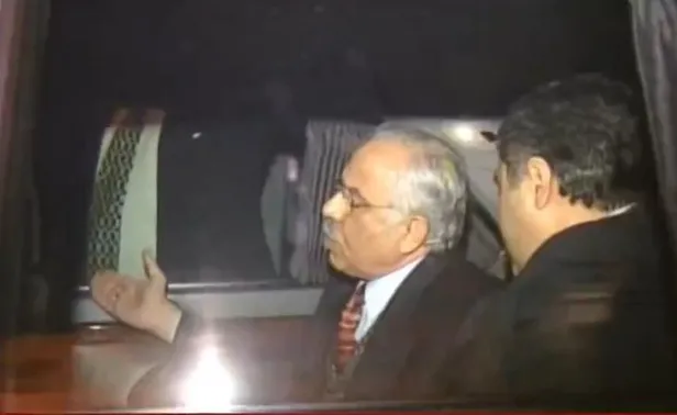 DP'li Cemal Enginyurt'un ilk vukuatı değil! Arşiv görüntüleri ortaya çıktı: Silahla bakan odası bile bastı-6