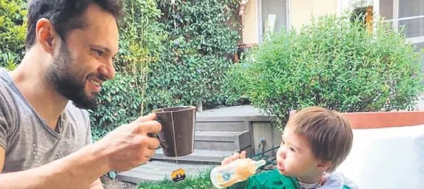 Baba-oğul bahçe keyfi